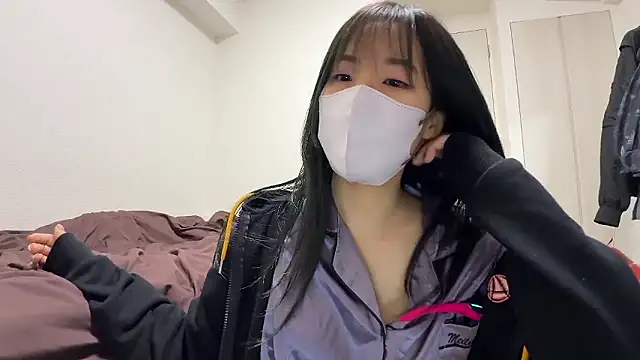 Snapshot of daiyo_kai_Gutara chatting on 06.19.26 daiyo kai Gutara online show from 06.19.26
