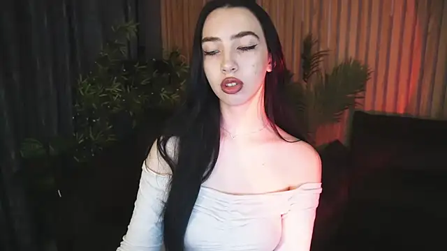 Snapshot of WildKittenX_ chatting on 11.10.25 WildKittenX online show from 11.10.25