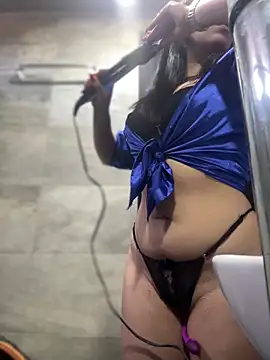 Snapshot of Mila_LS chatting on 09.23.25 Mila LS online show from 09.23.25