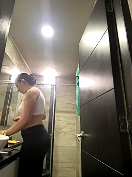 Snapshot of Mila_LS chatting on 10.31.25 Mila LS online show from 10.31.25