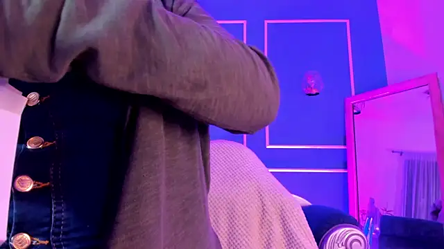 TaraTaylorr online show from 12.23.25