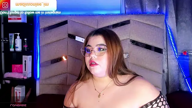 Snapshot of MadissonLee__ chatting on 06.02.26 MadissonLee online show from 06.02.26