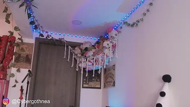  mollycrystal online show from 04.13.26