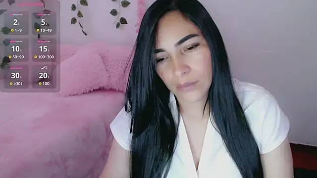 Snapshot of luna_lgomez_ chatting on 03.03.25 luna lgomez online show from 03.03.25