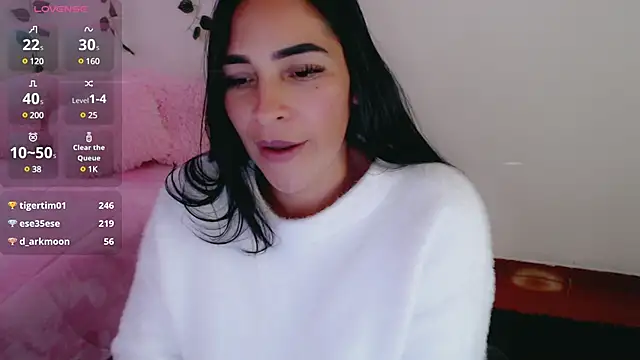 Snapshot of luna_lgomez_ chatting on 03.04.25 luna lgomez online show from 03.04.25