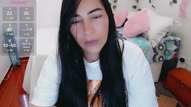 Snapshot of luna_lgomez_ chatting on 03.16.25 luna lgomez online show from 03.16.25