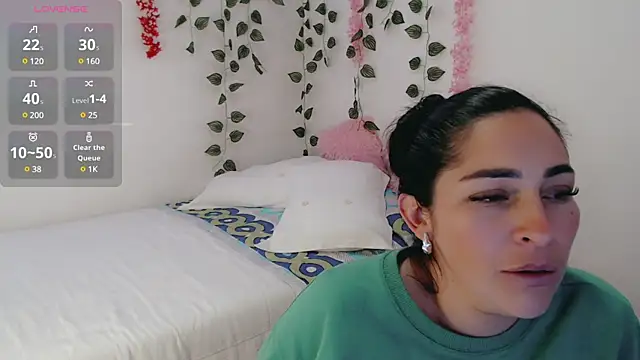 Snapshot of luna_lgomez_ chatting on 03.18.25 luna lgomez online show from 03.18.25