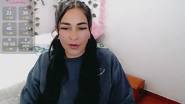 Snapshot of luna_lgomez_ chatting on 03.19.25 luna lgomez online show from 03.19.25