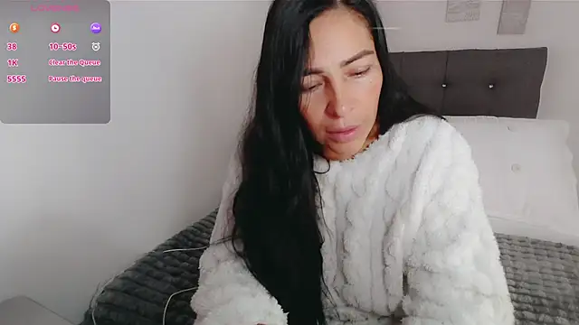 Snapshot of luna_lgomez_ chatting on 11.28.25 luna lgomez online show from 11.28.25