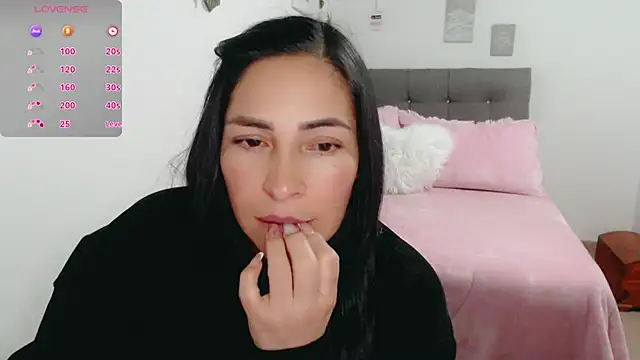 luna lgomez  online show from 03.07.26