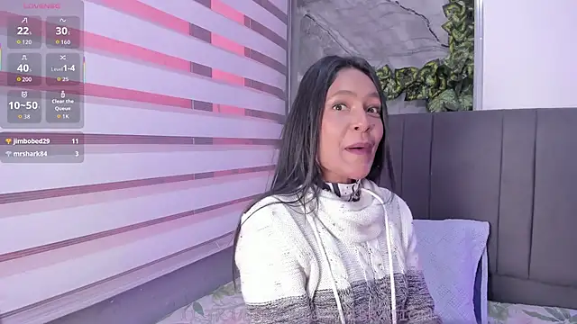 Snapshot of Fernanda_liie_ chatting on 12.04.25 Fernanda liie online show from 12.04.25