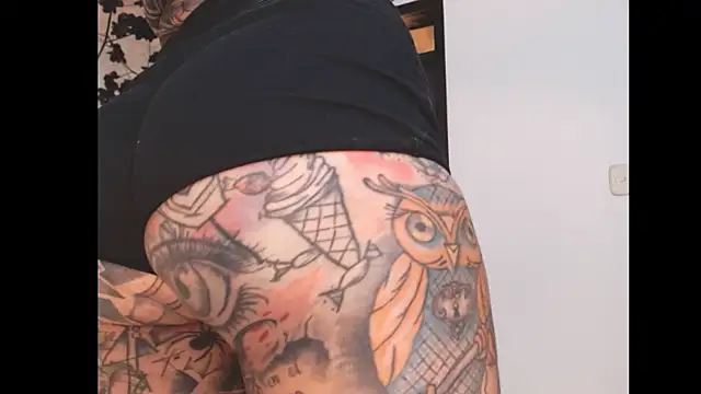 Snapshot of Sara_Valkyri chatting on 03.09.25 Sara Valkyri online show from 03.09.25