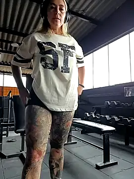 Snapshot of Sara_Valkyri chatting on 03.19.25 Sara Valkyri online show from 03.19.25