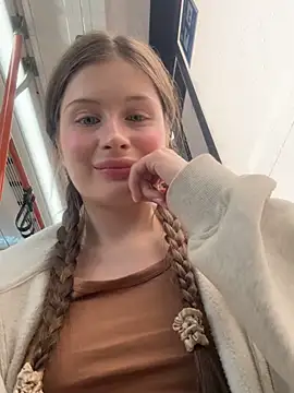 melicious  online show from 03.05.25