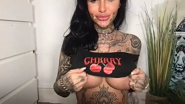 Peaches and the Cream online show from 03.02.26