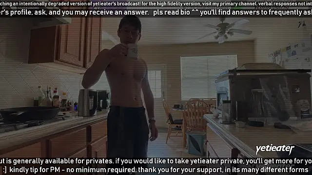 Snapshot of yetieater chatting on 12.23.24 yetieater online show from 12.23.24