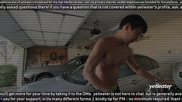 Snapshot of yetieater chatting on 02.03.25 yetieater online show from 02.03.25