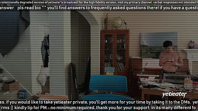 Snapshot of yetieater chatting on 02.08.25 yetieater online show from 02.08.25