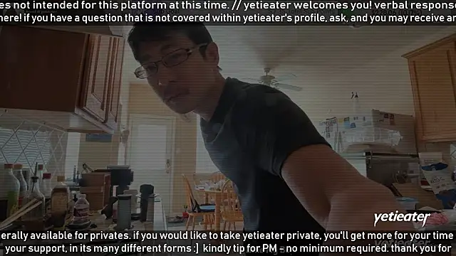 Snapshot of yetieater chatting on 02.04.26 yetieater online show from 02.04.26