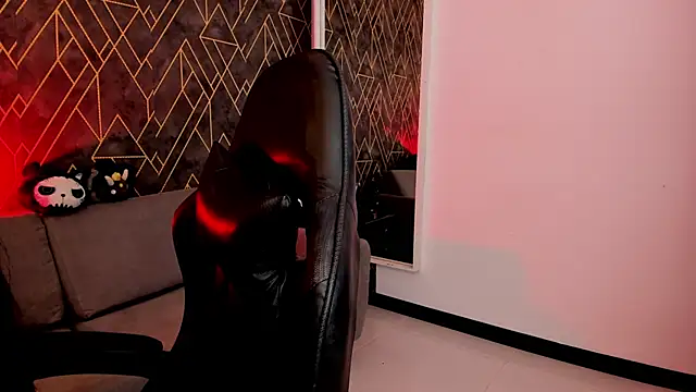 Snapshot of Tahara_Romanov chatting on 02.25.26 Tahara Romanov online show from 02.25.26