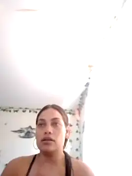 Snapshot of Ehilyn chatting on 09.15.25 Ehilyn online show from 09.15.25