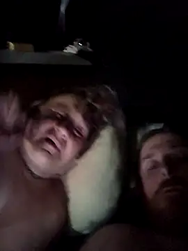 Snapshot of SpnzTnT chatting on 04.22.26 SpnzTnT online show from 04.22.26