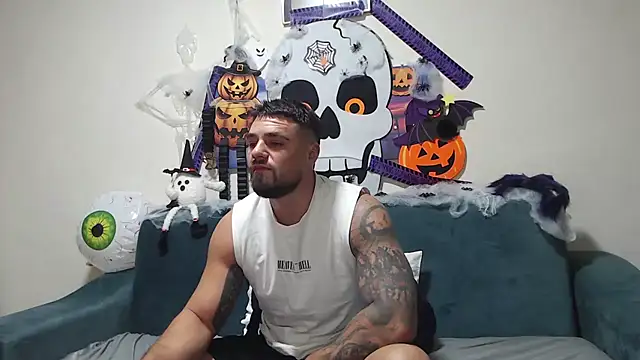 Tiberius hunk online show from 10.26.25