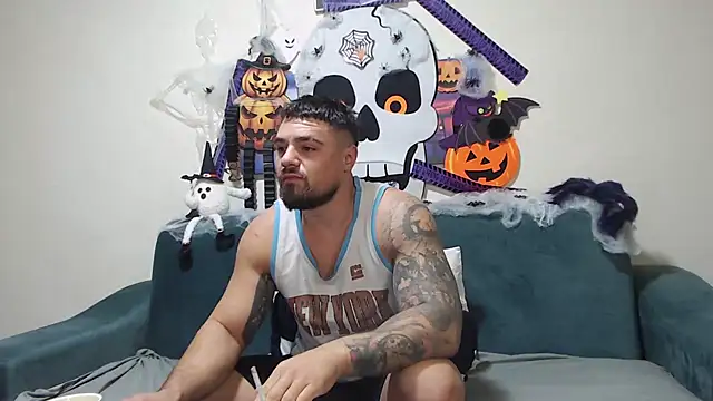 Tiberius hunk online show from 10.28.25