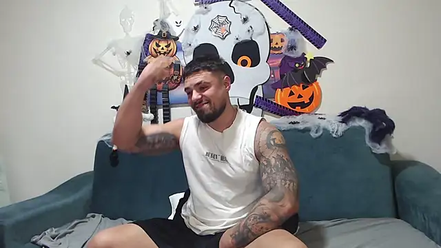 Tiberius hunk online show from 10.29.25