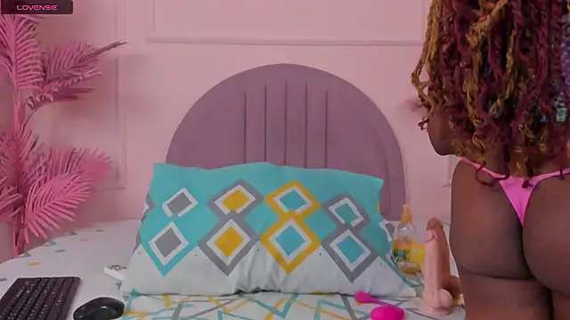 Hanaahquinn online show from 03.16.25