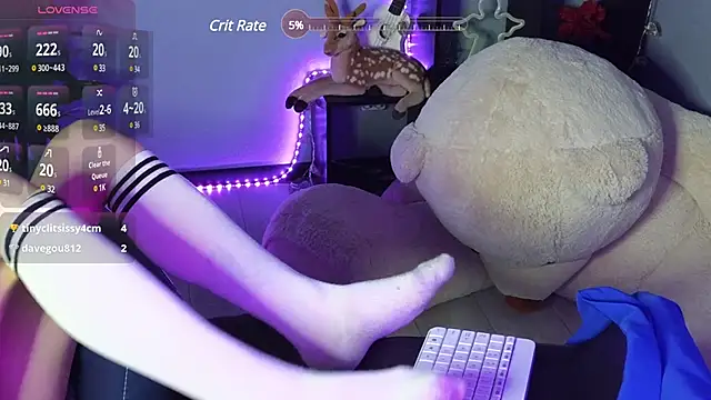 Snapshot of EmmaGallen chatting on 03.11.25 EmmaGallen online show from 03.11.25