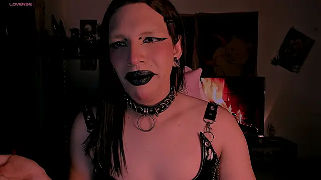 Loona s online show from 03.05.25