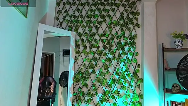 demimoore222 online show from 03.18.25