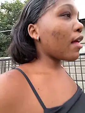 Beyoncex05 online show from 11.13.25