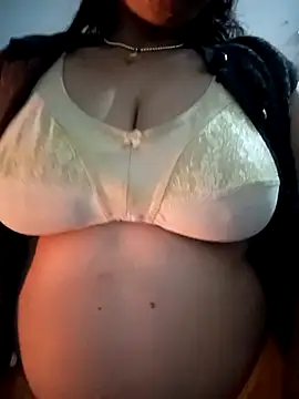 Snapshot of Neha-Bhabhi-Rasily chatting on 12.18.25 Neha-Bhabhi-Rasily online show from 12.18.25