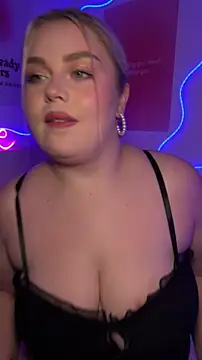 Snapshot of April_Vancee chatting on 06.29.26 April Vancee online show from 06.29.26