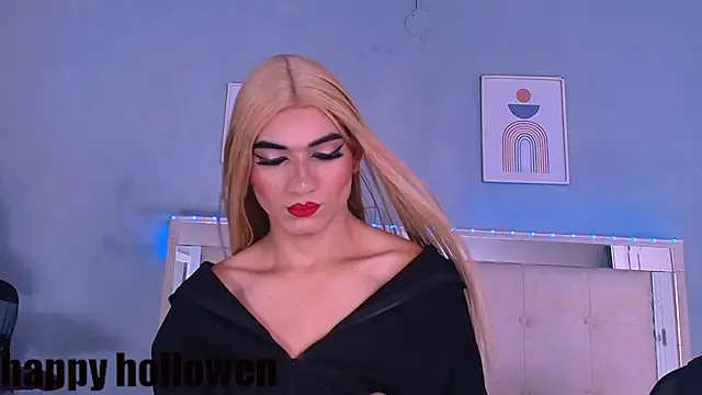 Snapshot of Emily_Castillo_1 chatting on 10.15.25 Emily Castillo 1 online show from 10.15.25