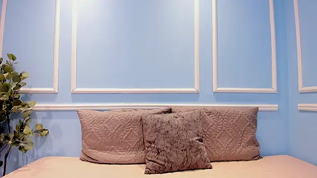 Lucy Canel online show from 11.02.25