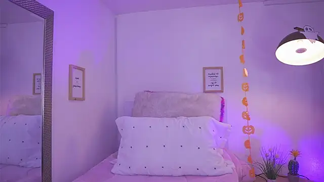 Snapshot of tommy_blue chatting on 10.22.25 tommy blue online show from 10.22.25