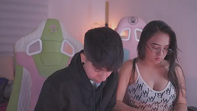 Snapshot of tommy_blue chatting on 11.28.25 tommy blue online show from 11.28.25