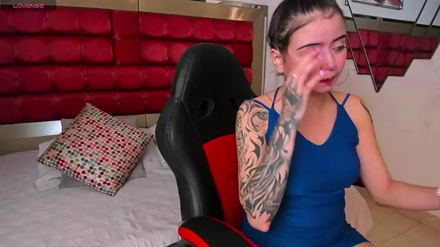 SaskiaGrendel online show from 04.10.26