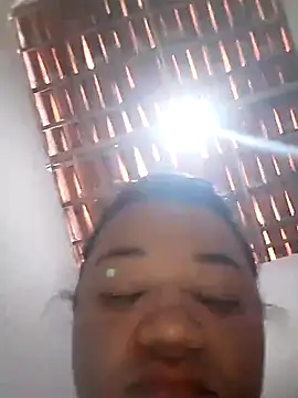 Snapshot of viviksmel chatting on 09.27.25 viviksmel online show from 09.27.25