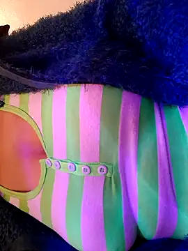 Snapshot of BellyDancer1 chatting on 11.09.25 BellyDancer1 online show from 11.09.25