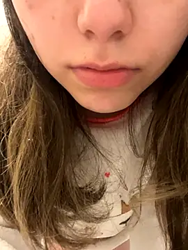 Snapshot of floooohv chatting on 09.25.25 floooohv online show from 09.25.25