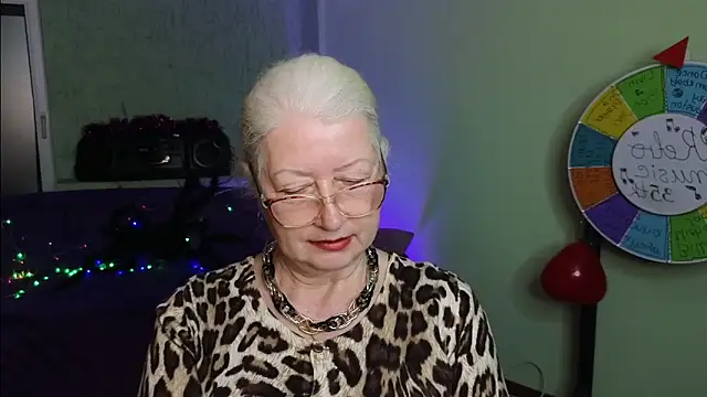 Maya Mayflower online show from 03.04.25