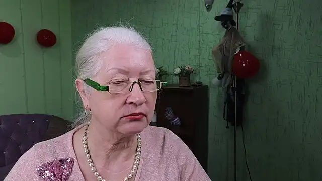 Maya Mayflower online show from 03.10.25