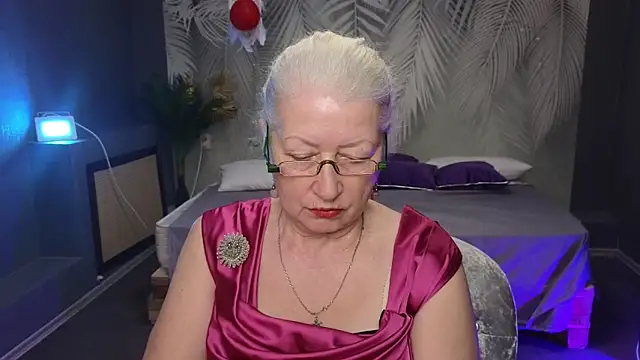 Maya Mayflower online show from 03.17.25