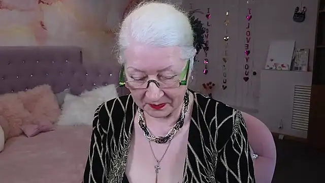 Maya Mayflower online show from 03.18.25