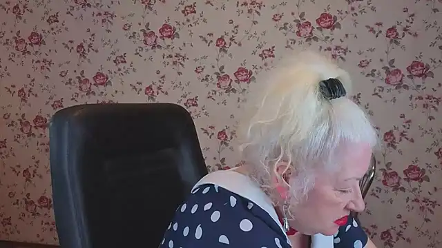 Maya Mayflower online show from 04.05.26