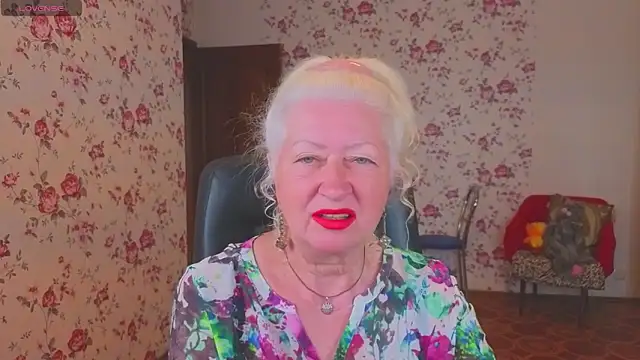 Snapshot of Maya_Mayflower chatting on 06.14.26 Maya Mayflower online show from 06.14.26